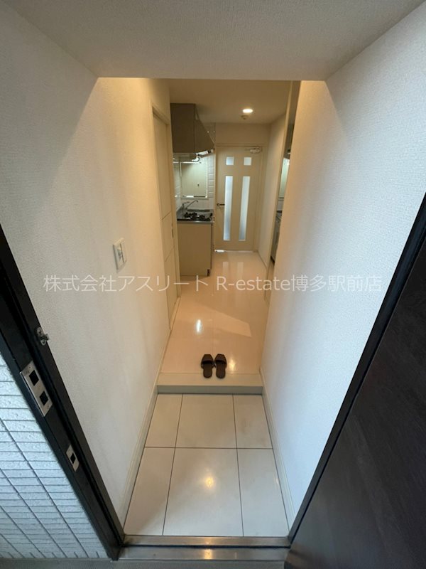 レジデンシャルヒルズ博多東 玄関