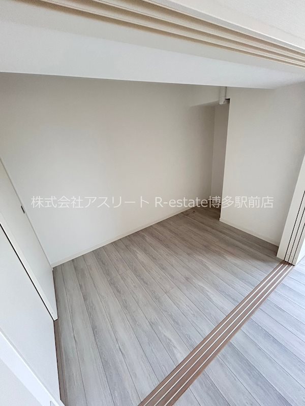 サヴォイラルカンジュ ベッドルーム