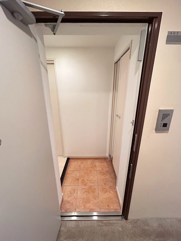 メゾンドソレイユ 玄関