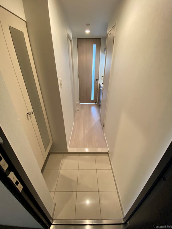 エンクレスト博多MATE 玄関