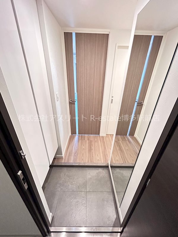 エンクレスト天神南PURE  玄関