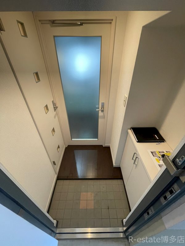 メゾンドラヴィス 玄関