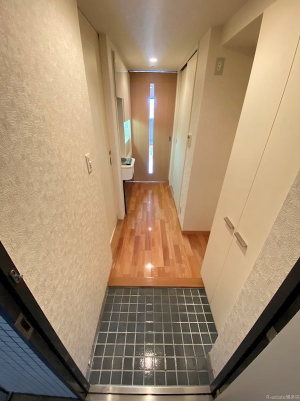 サヴォイオーサーズプレイス 玄関