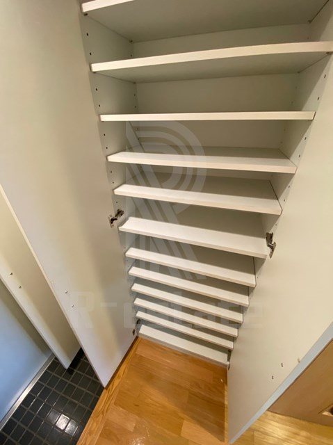 サヴォイテンジンスクワイヤー 玄関