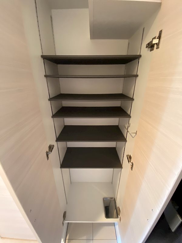 エンクレスト薬院NOBLE 玄関