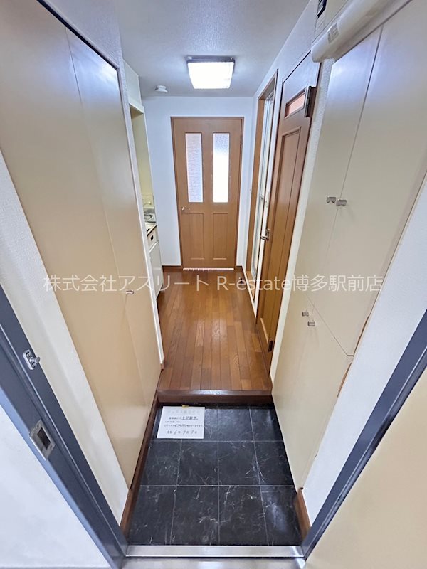 ラポート博多 玄関