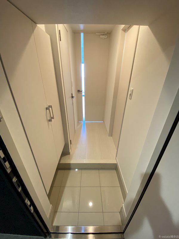 アルファシオミラーニ 玄関