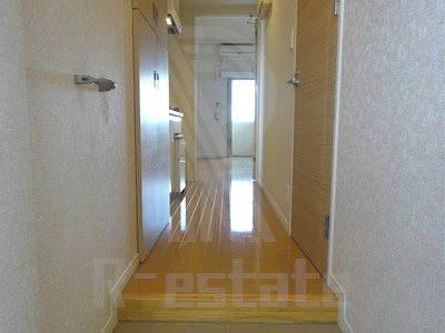 サヴォイザティファナ 玄関