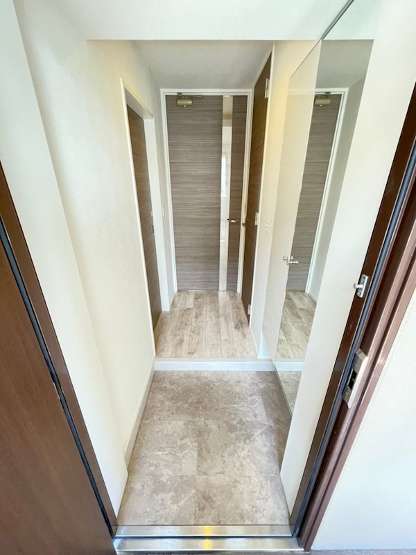 ウェルブライト美野島 玄関