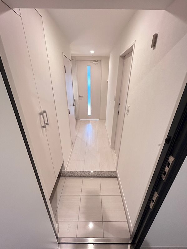 アルファシオレヴァーク 玄関