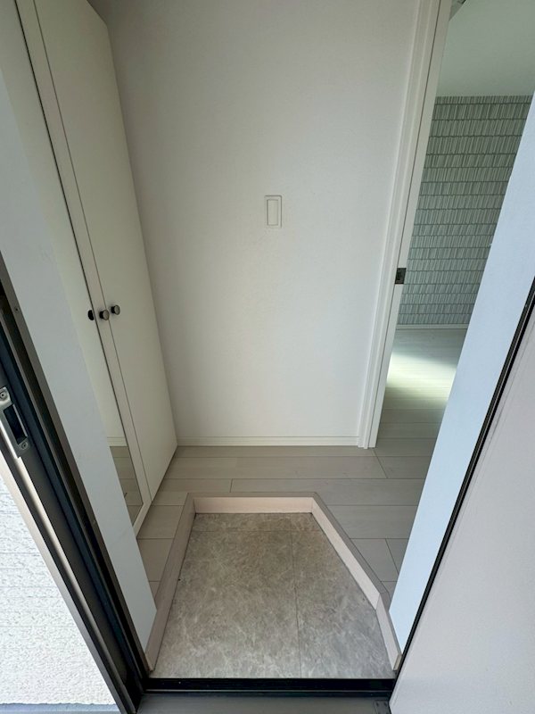 メゾンドモカ箱崎宮前 玄関