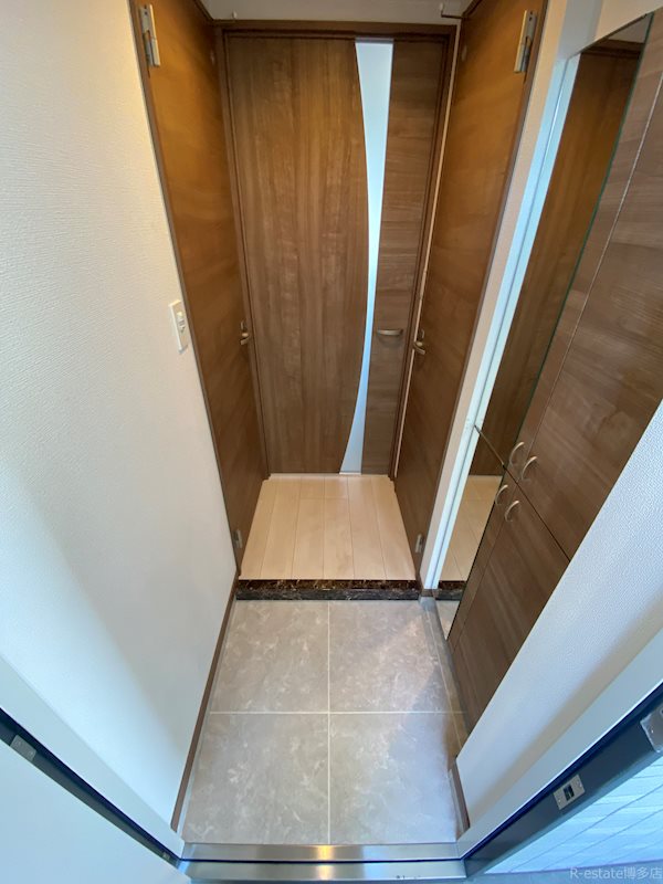 シャトーボヌール 玄関