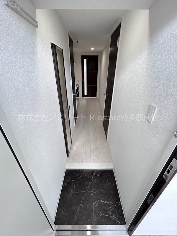 ドゥバーグ渡辺通 玄関