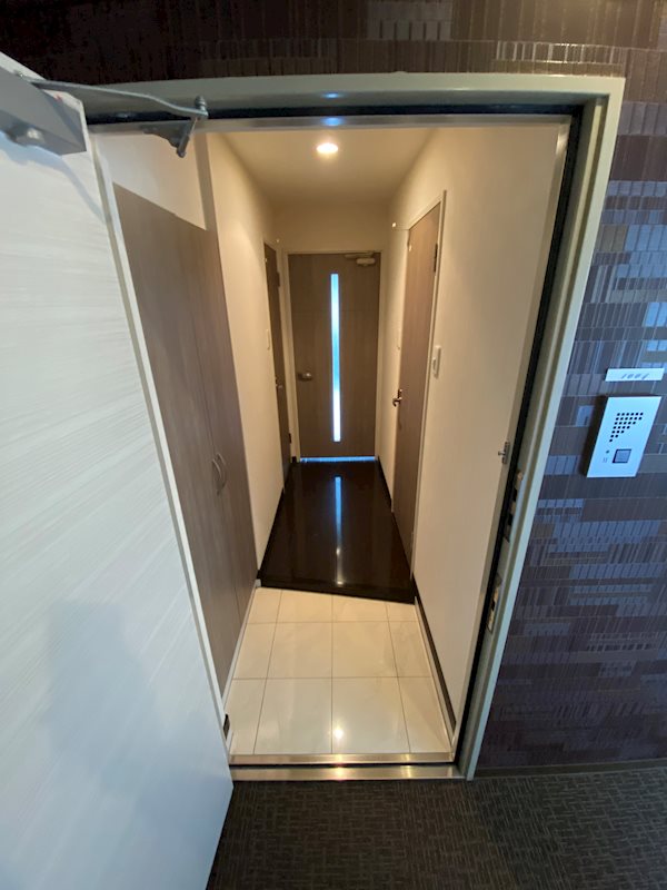 ラファセベルシード博多 玄関