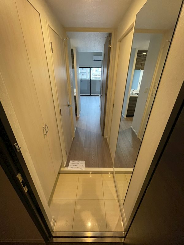 エンクレスト天神LARK 玄関