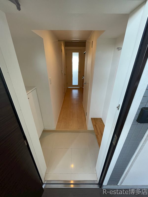 ウェルブライト博多 玄関