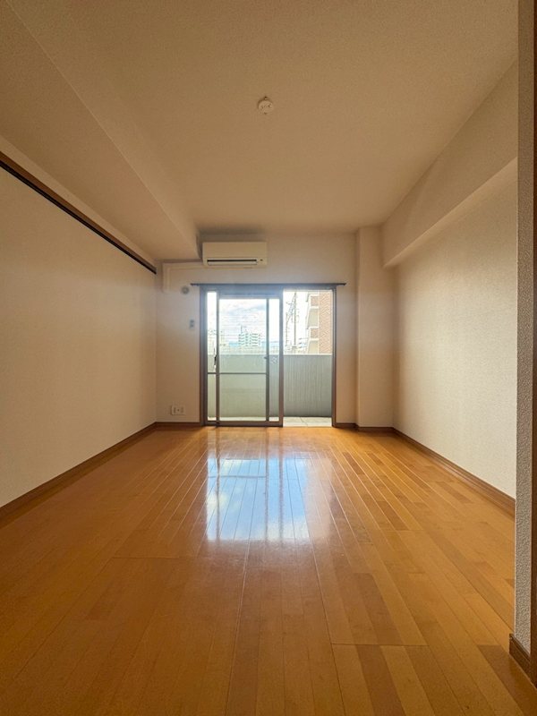 ピュアドーム箱崎アートリア リビング