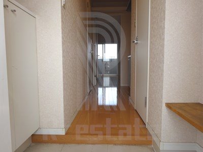 アレクサスイルビアンコ 玄関