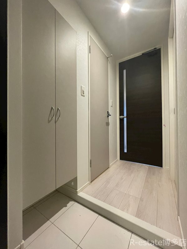 エンクレストベイ天神東2 玄関