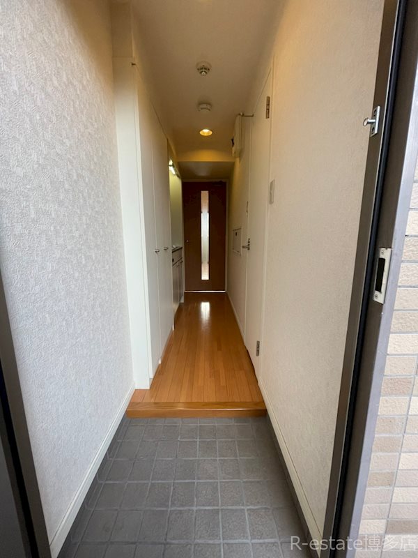 ダイナコートスタシオン博多 玄関