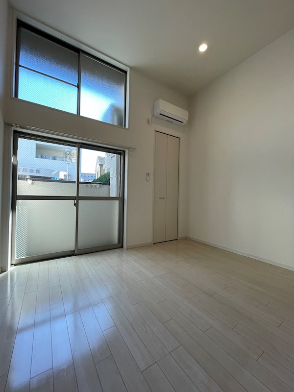 Square style ベッドルーム