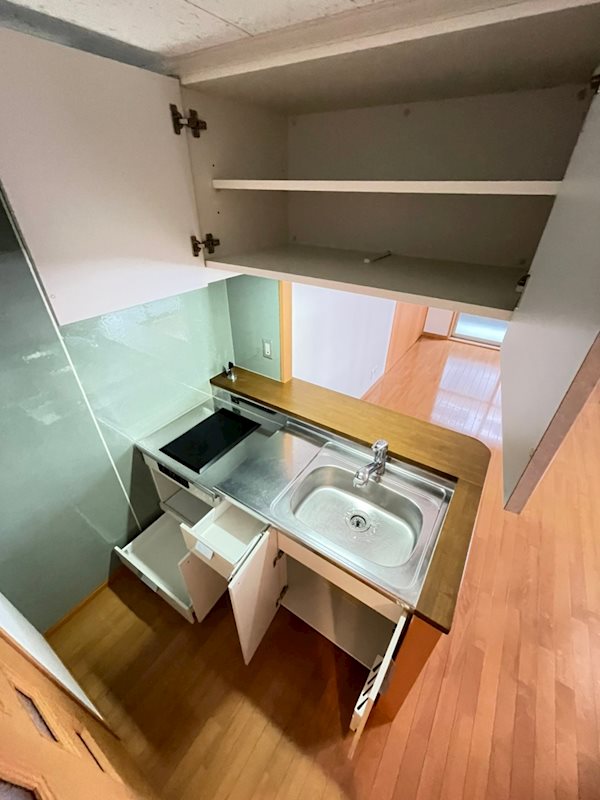 ロイヤル渡辺通2 88 キッチン