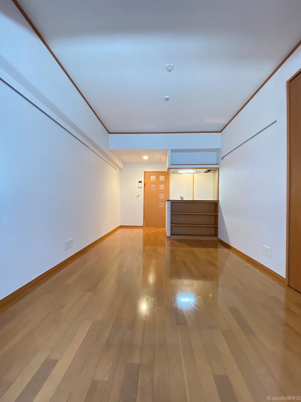 ロイヤル渡辺通2 88 リビング