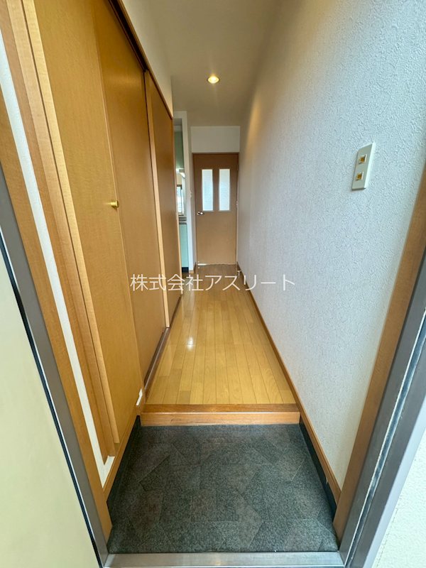 クラウンズワン箱崎 玄関