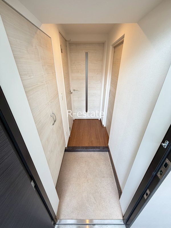CINQ　IWASE　BLD 玄関