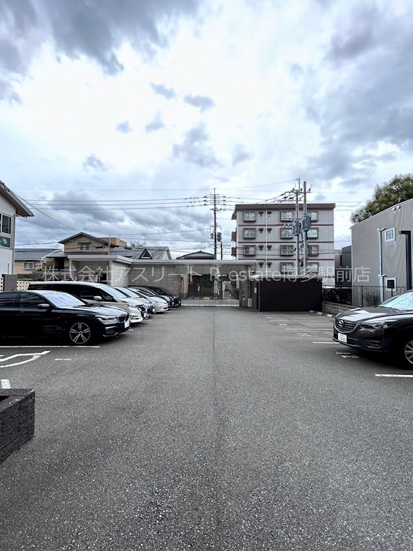 ネクスト吉塚 駐車場