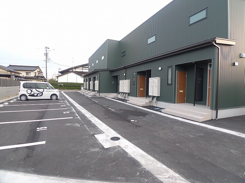 アバンティ京田A棟 駐車場