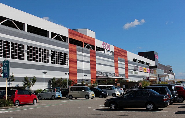アバンティ京田A棟 スーパー