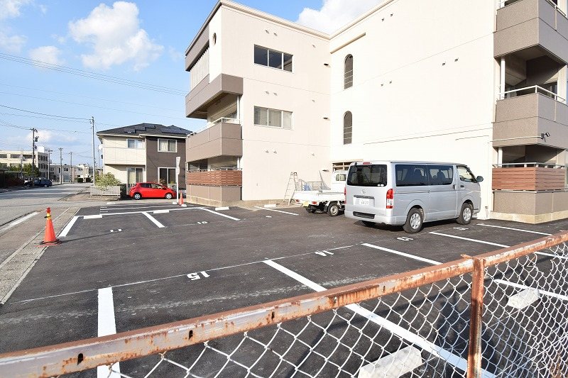 グランテラス駅南 駐車場