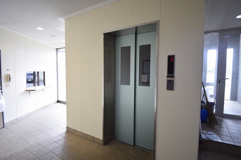 SUNZEUSビル高岡 エントランス