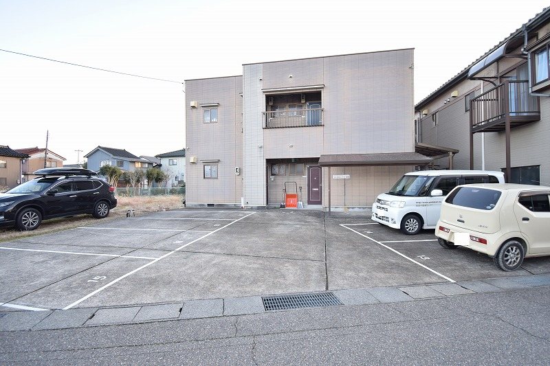 AKIBAハイツ5号棟 駐車場
