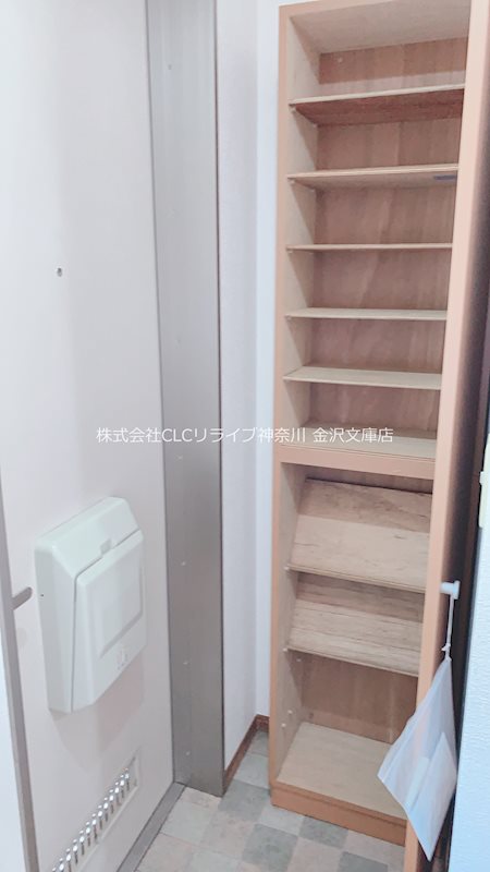 メゾンSEAキャッスル 玄関