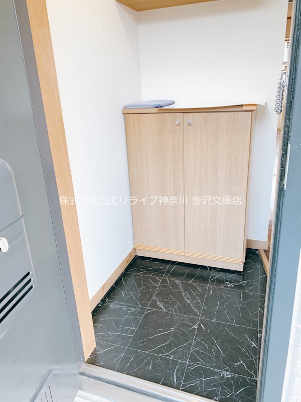 ライフヒルズ横浜  玄関