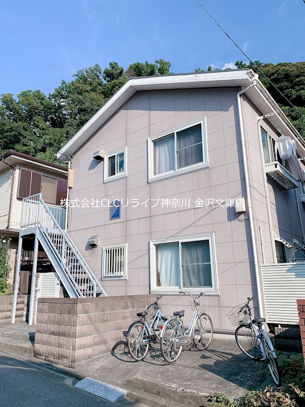 駐輪スペースのあるアパートです
