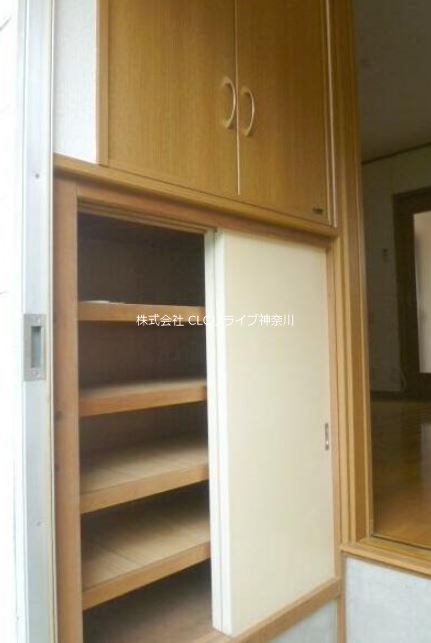 鈴木荘 玄関