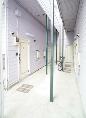 サクセスMG金沢文庫B棟 玄関