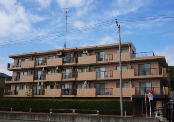 4階建の鉄筋コンクリートマンション☆