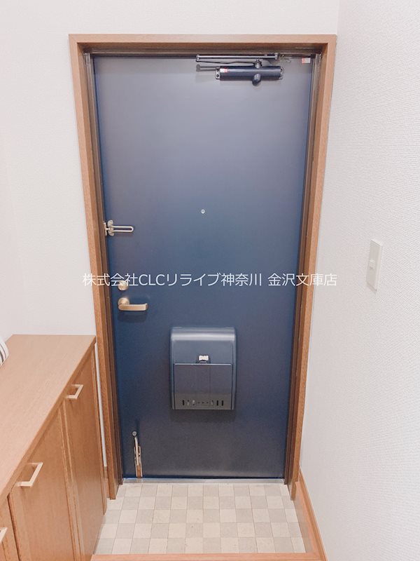 エミナス能見台 玄関