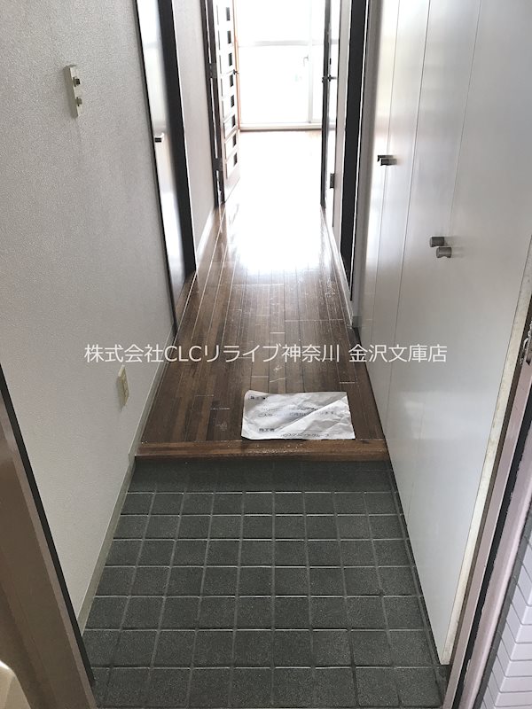 エヴァークレスト六浦  玄関