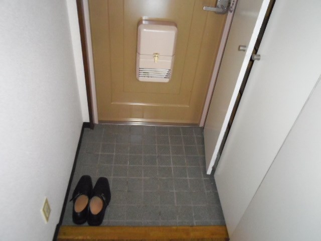 エヴァークレスト六浦  玄関