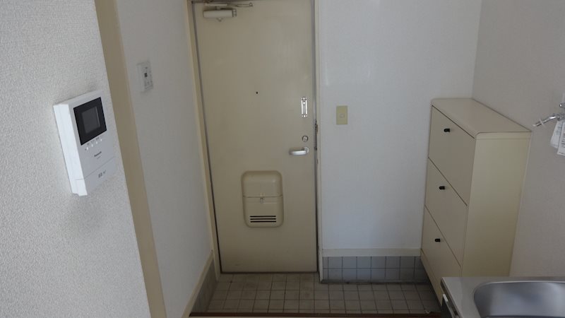プランドール金沢八景 玄関