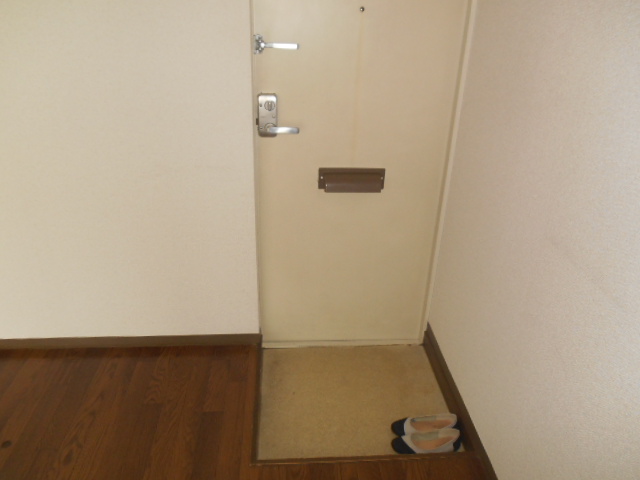 ハイツ八景 玄関