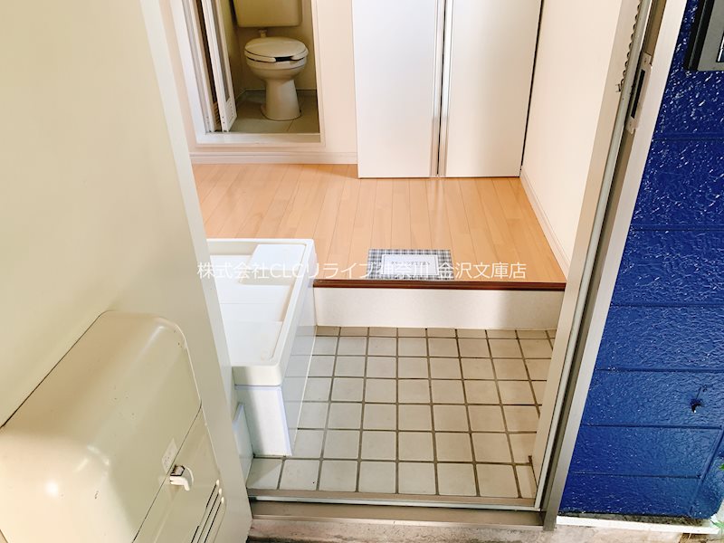 プランドール金沢八景 玄関