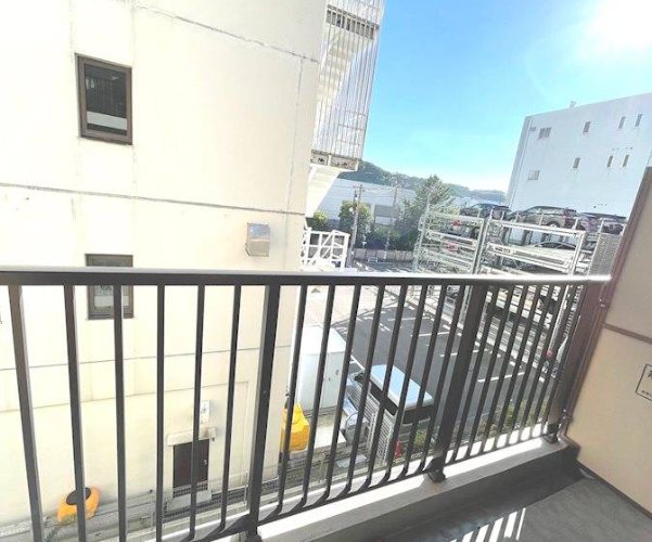 ＬＯＣ&amp;rsquo;Ｓ　ＹＯＫＯＨＡＭＡ　ＢＡＹＳＩＤＥ ベランダ