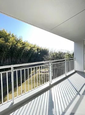 ベルヴィ能見台Ａ棟 ベランダ