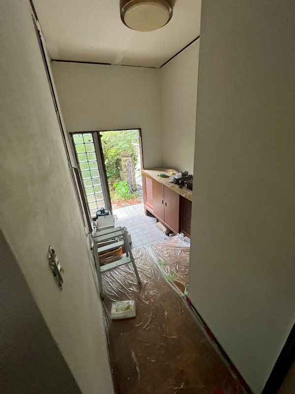 西逸見1丁目戸建 玄関